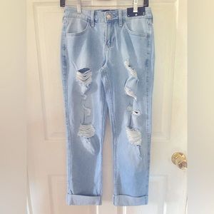 Hollister boyfriend cut jeans low rise size 0regular. New with tags.